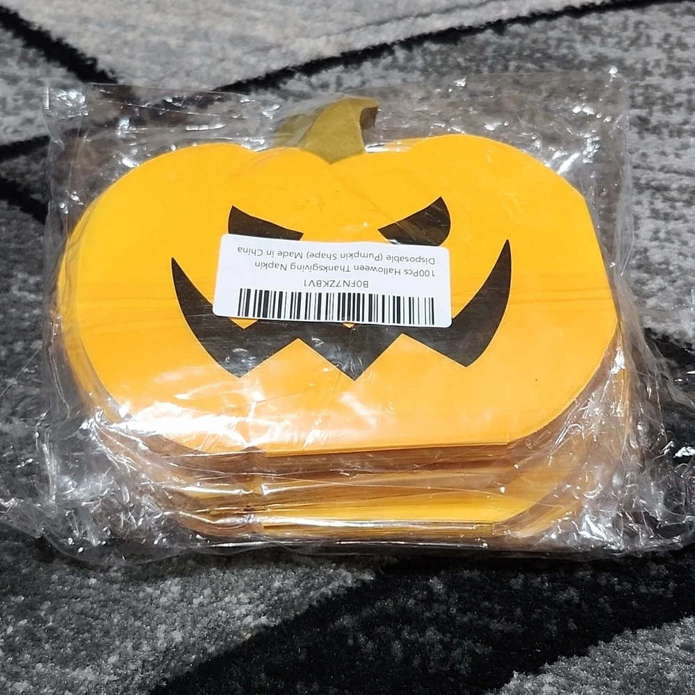 100 PIECE PUMPKIN-SHAPED DISPOSABLE PAPER NAPKINS